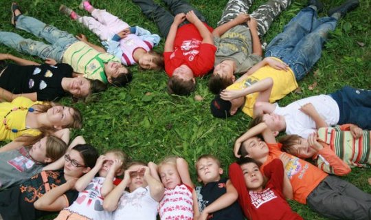Dövlət Komitəsi: Hər il ölkədə 800-900 uşaq övladlığa götürülür