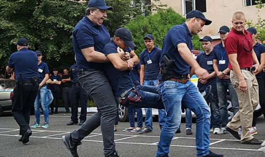 Saakaşvili polislə birlikdə təlimdə