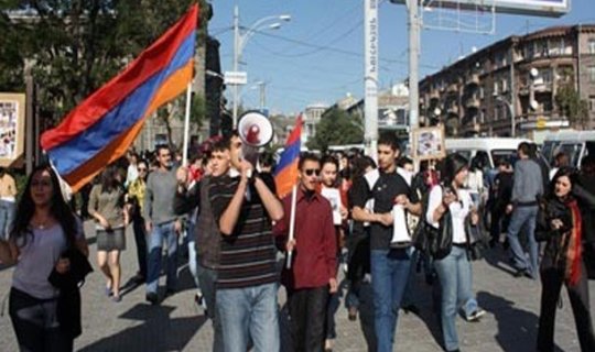 Ermənistanda ictimai gərginlik artır