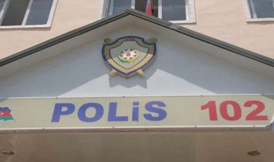 Polis bölməsində insident: Qapı və pəncərələr sındırıldı