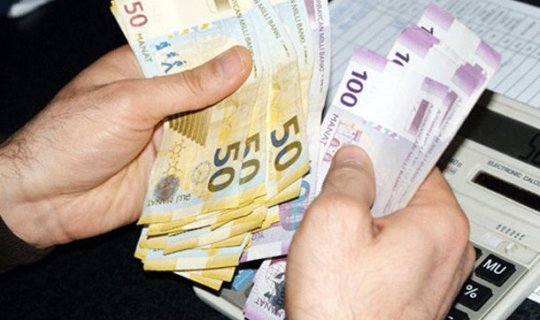 Azərbaycanda bir ayda banklardan çıxarılan pul