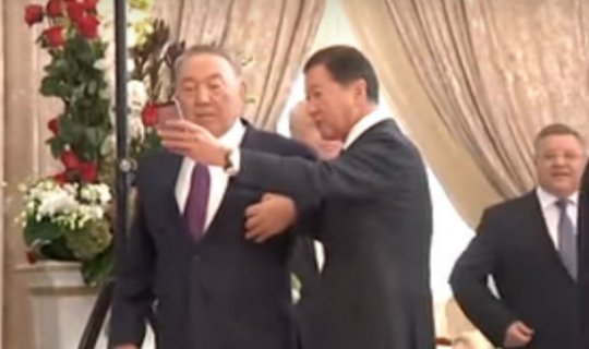 Nazarbayev milyarderi belə pərt etdi