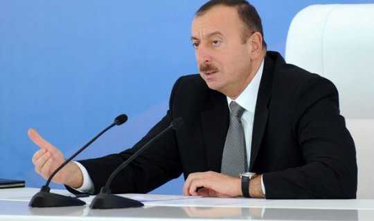 Azərbaycan prezidenti ABŞ Hərbi Dəniz Qüvvələrinin katibini qəbul etdi