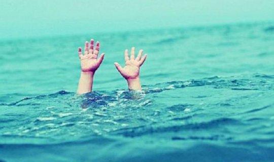 6 yaşlı uşaq hovuzda boğuldu