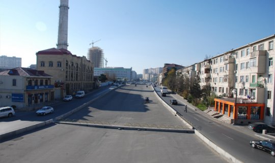 Daha bir avtomobil tuneli üzərində parklanma yeri ləğv edildi