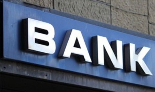 Sumqayıtda bank müştərinin şəklini bloka yapışdırdı