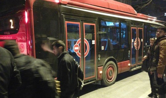 “Baku Bus” avtobusu qəza törədib