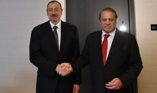 Əliyev Pakistanın baş naziri ilə görüşdü