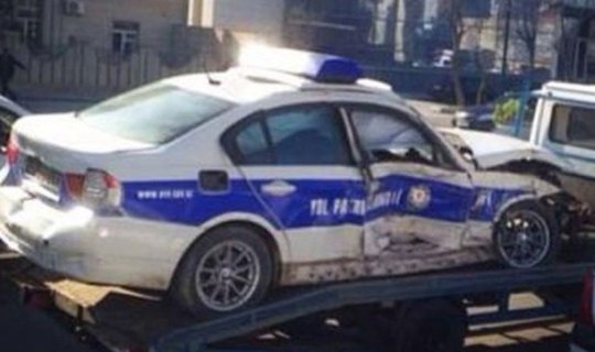 Sərxoş polis YPX maşınını vurdu