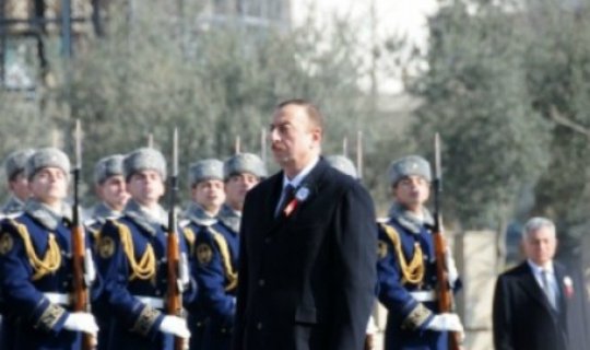 Prezident İlham Əliyev “Xocalı” abidəsini ziyarət edib