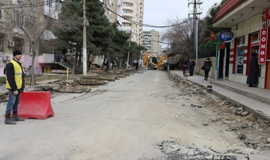 Xətai rayonu İlqar Zülfüqarov küçəsi təmir olunur