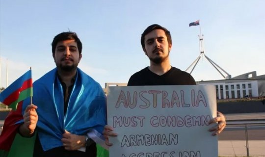 Avstraliyada yaşayan azərbaycanlılar parlament binası qarşısında aksiya keçiriblər