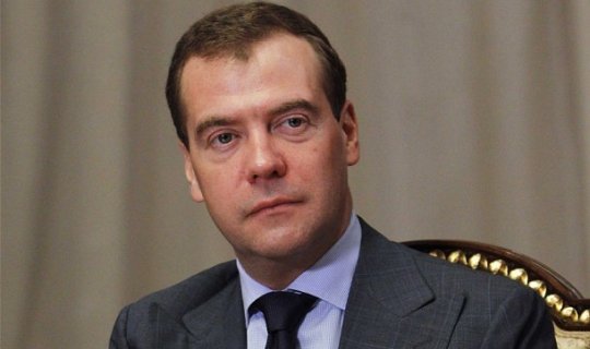 Dmitri Medvedev Şəhidlər xiyabanını ziyarət edib