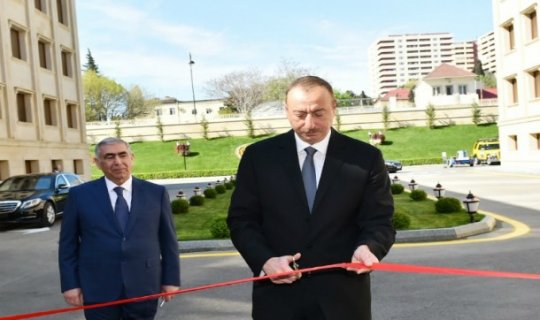 İlham Əliyev “Azəravtoyol” ASC-nin yeni binasının açılışında iştirak edib