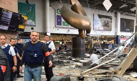 Brüssel aeroportu terror aktlarından sonra yenidən işləməyə başlayıb