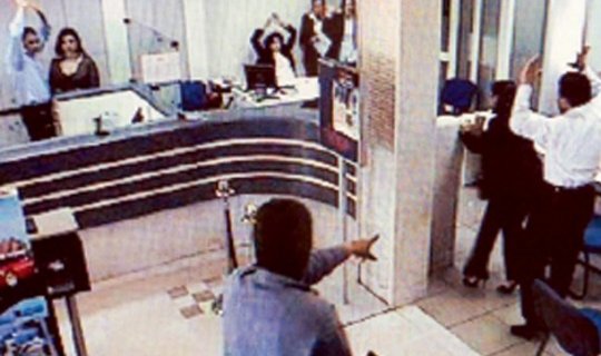 Moskvada bankda 6 nəfəri girov götürən şəxs öldürüldü