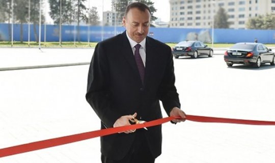 Prezident SOCAR-ın yeni inzibati binasının açılışında