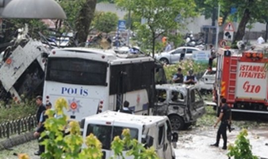 İstanbulda teror aktı baş vermiş ərazidən ilk görüntülər
