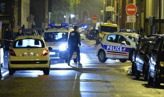 Paris ətrafında İŞİD üzvü polisi və onun həyat yoldaşını öldürüb