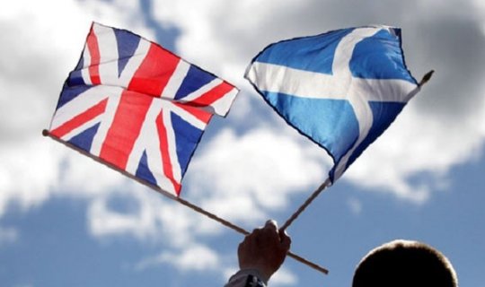 Şotlandiya və İrlandiya referenduma etiraz edir