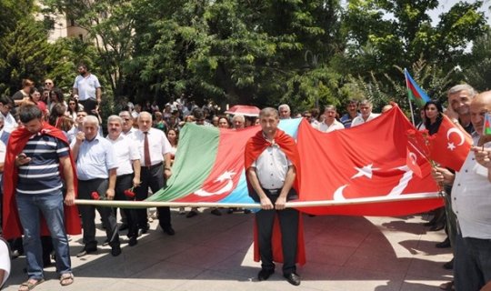 Bakıda Türkiyəyə dəstək aksiyası