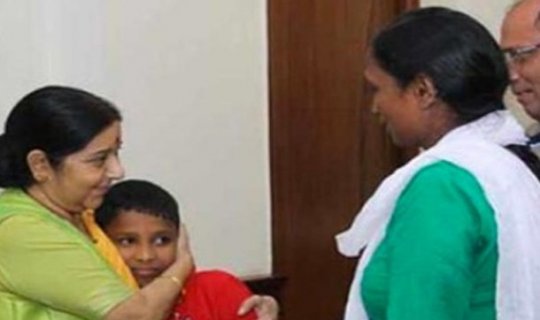 Hindistandan oğurlanmış uşaq 6 il sonra ailəsinə qayıtdı