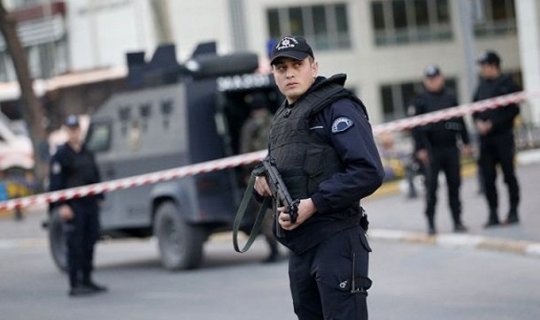 Türkiyədə restorana silahlı hücum