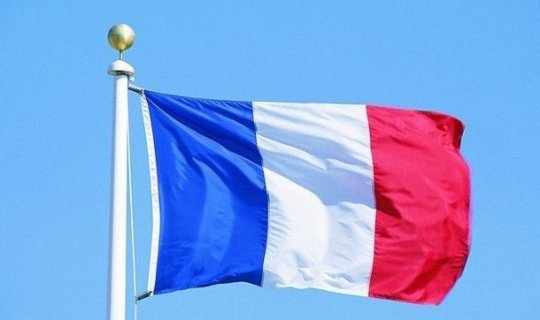 Fransanın Azərbaycandakı səfirliyində dövlət bayrağı endirildi