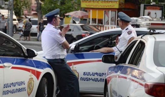 Ermənistanda polisləri girov götürən qrupla bağlı iki nəfər həbs olunub