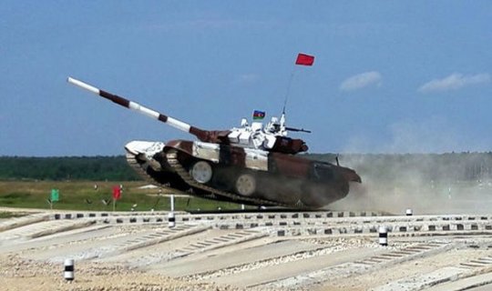 Azərbaycan tankçıları erməniləri qabaqladı