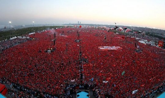 Türkiyədəki demokratiya mitinqində rekord sayda insan iştirak etdi