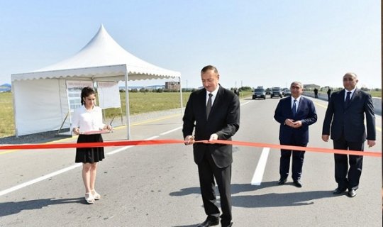 Prezident yeni yolun açılışında