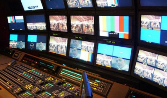 Azərbaycan teleməkanında İLK: bir veriliş iki telekanalda