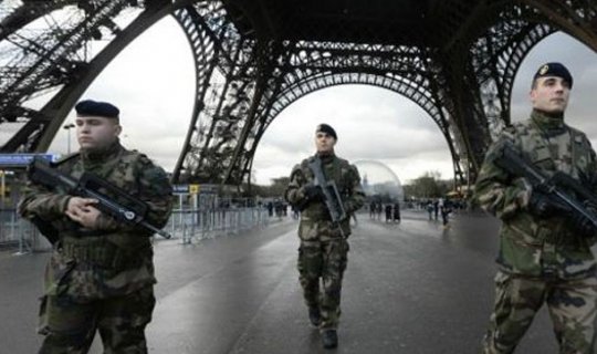 Fransada polislə qarşıdurma
