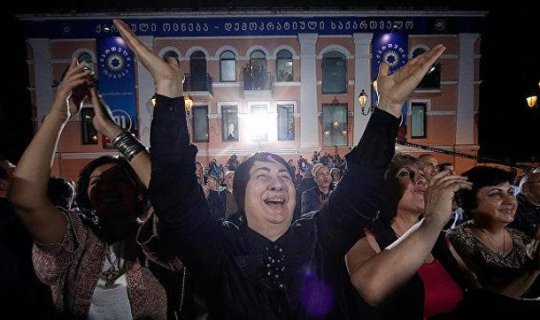 Saakaşvilinin partiyası MSK binasının qarşısında etiraz aksiyası keçirir