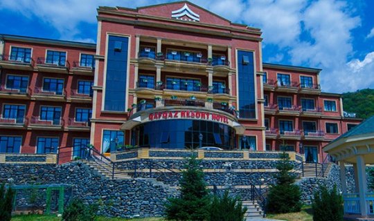 Qəbələnin məşhur hotelini sel basdı