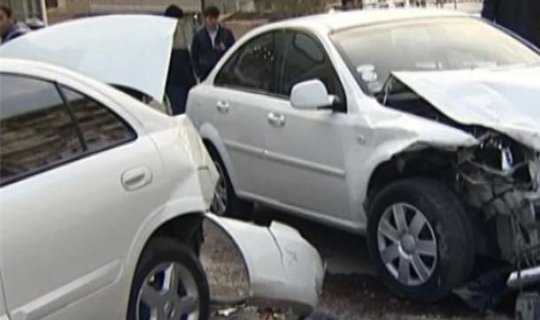 Bakıda 5 maşın toqquşdu, tıxac yarandı