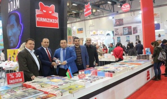 Aqil Ələsgərin İstanbul Kitab Fuarında imza günü keçirildi