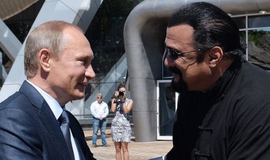 Putin Siqala Rusiya vətəndaşının pasportunu verdi