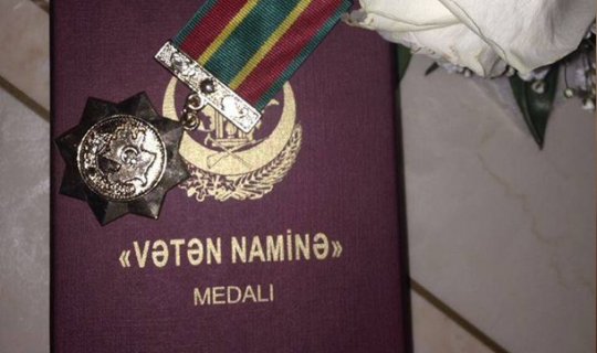 Xalq artistinin qızı medalla təltif edildi
