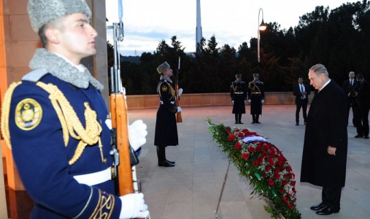 İsrailin Baş naziri Şəhidlər xiyabanını ziyarət edib