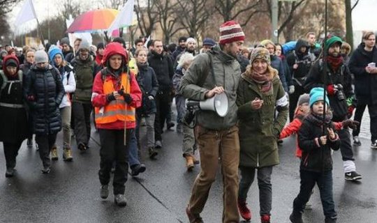 Berlindən Hələbə yürüşə başladı