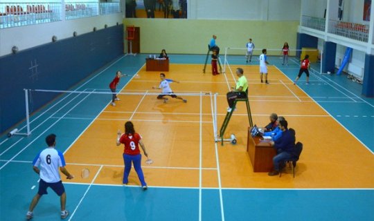 UNEC-in badmintonçuları güclərini sınayıblar