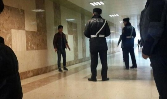 Polisin saxlamaq istədiyi gənc özünü doğradı