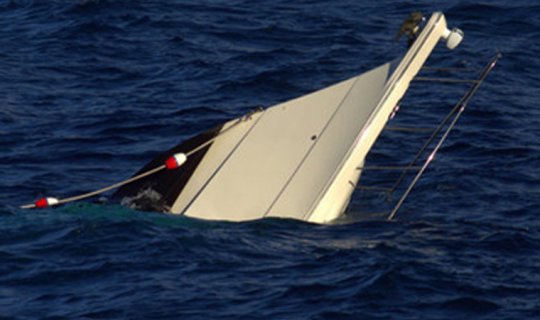 Aralıq dənizində gəmi batdı: 5 nəfər öldü