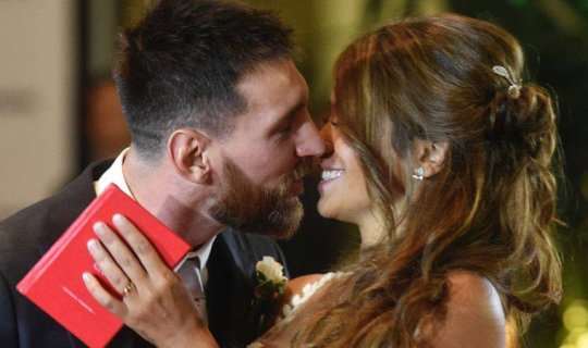 Məşhur futbolçu Lionel Messi evləndi