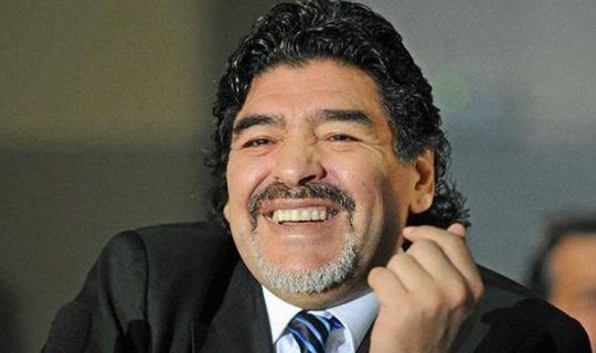 Futbolçu Maradona Rusiya vətəndaşı olmaq istəyir