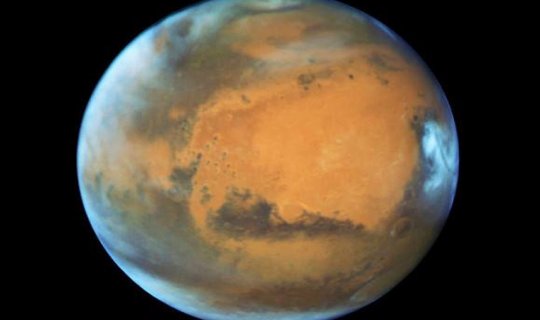 Marsın peyki planetin üzərində necə dövrə vurur?