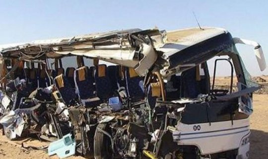 Misirdə turistləri daşıyan avtobus qəzaya uğradı