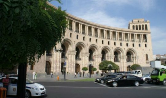 Ermənistan parlamentində bomba həyəcanı